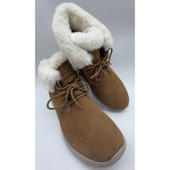 Skechers Women's On The go Joy Lush Chukka Faux Fur Suede Comfort‎ Bootie Size 8 - Picture 1 of 10